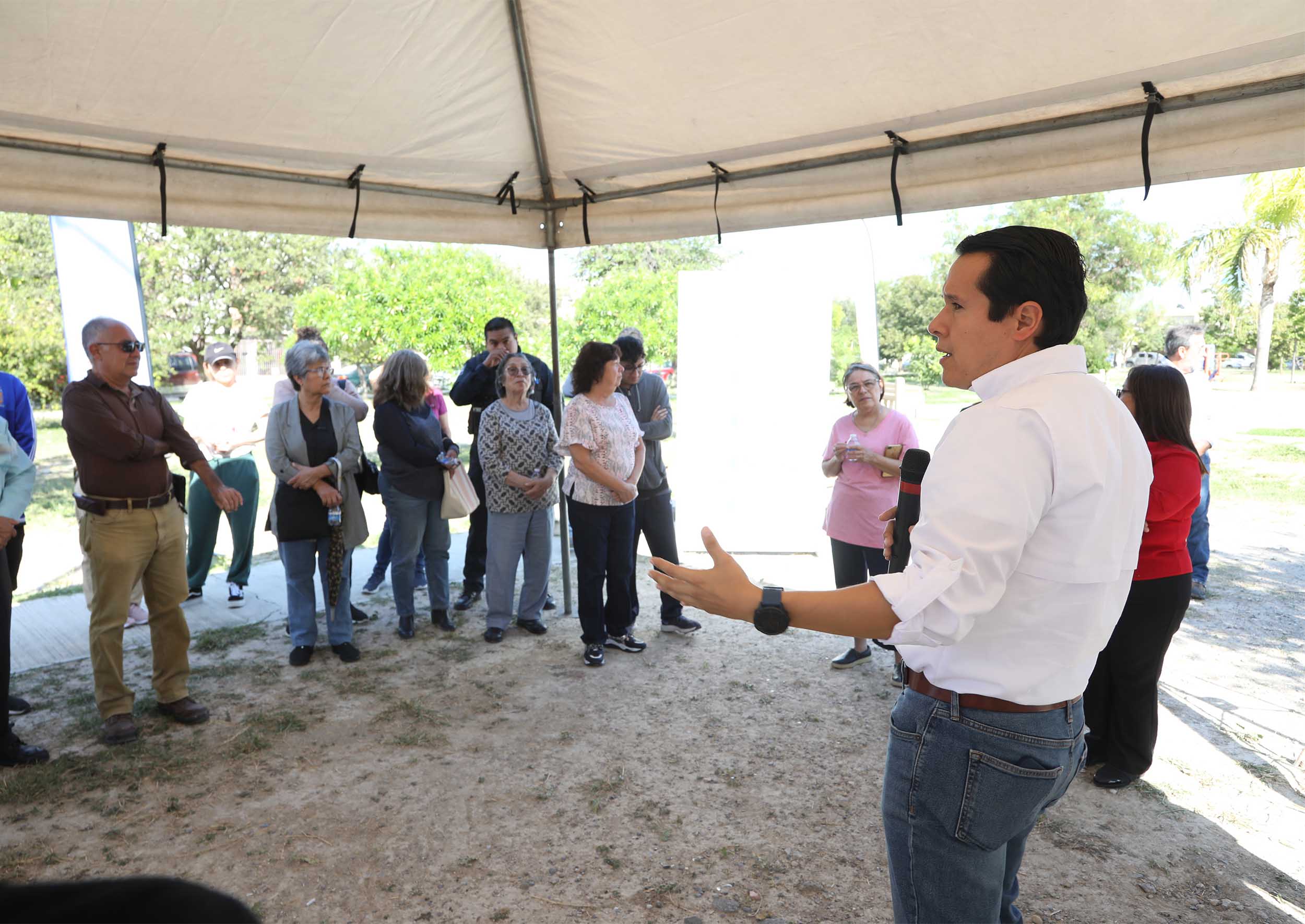 Inicia  San Nicolás rehabilitación de plaza pública en Col. Viejo Roble  