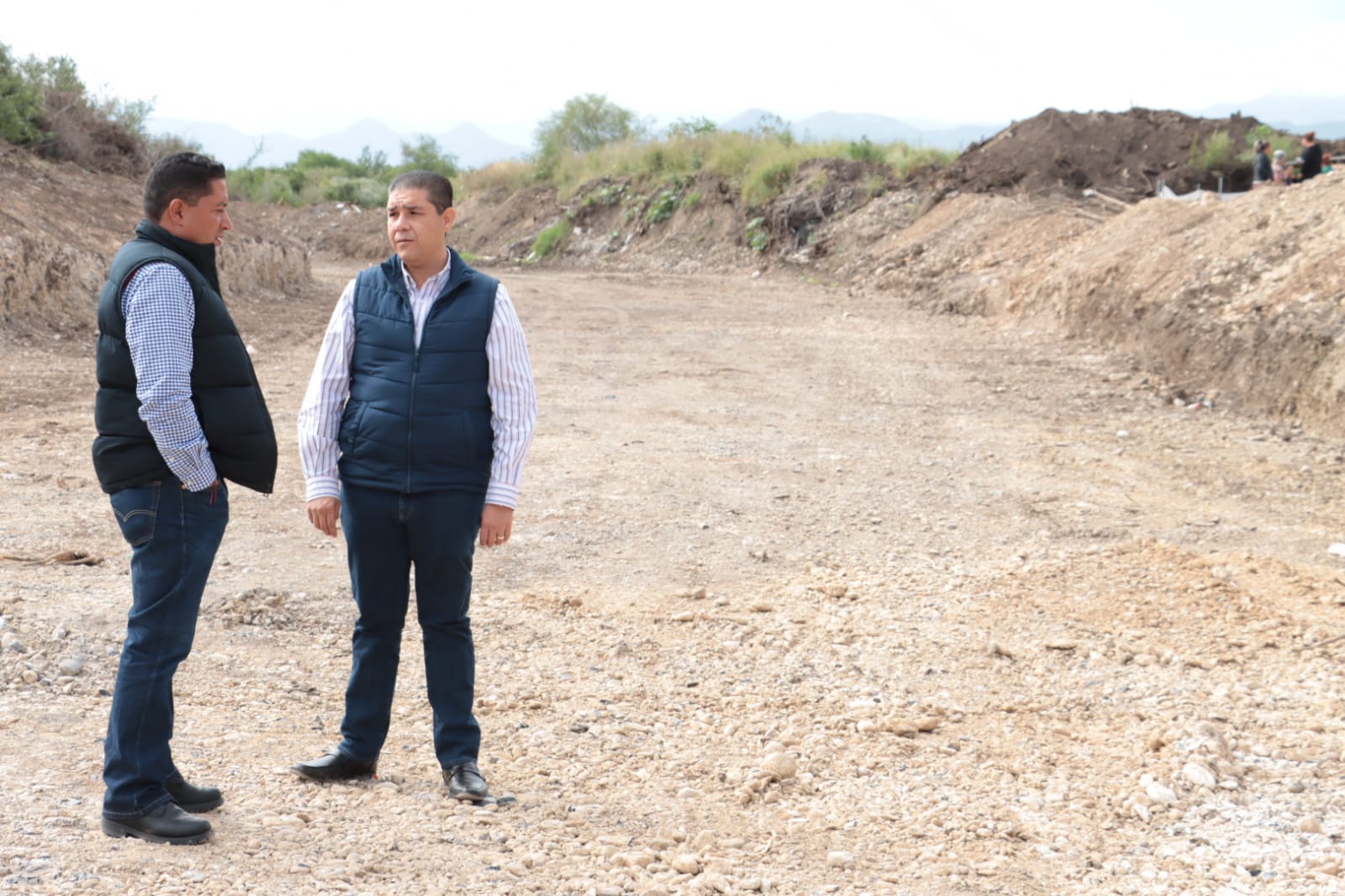 “Blinda” Paco Treviño a vecinos contra inundaciones