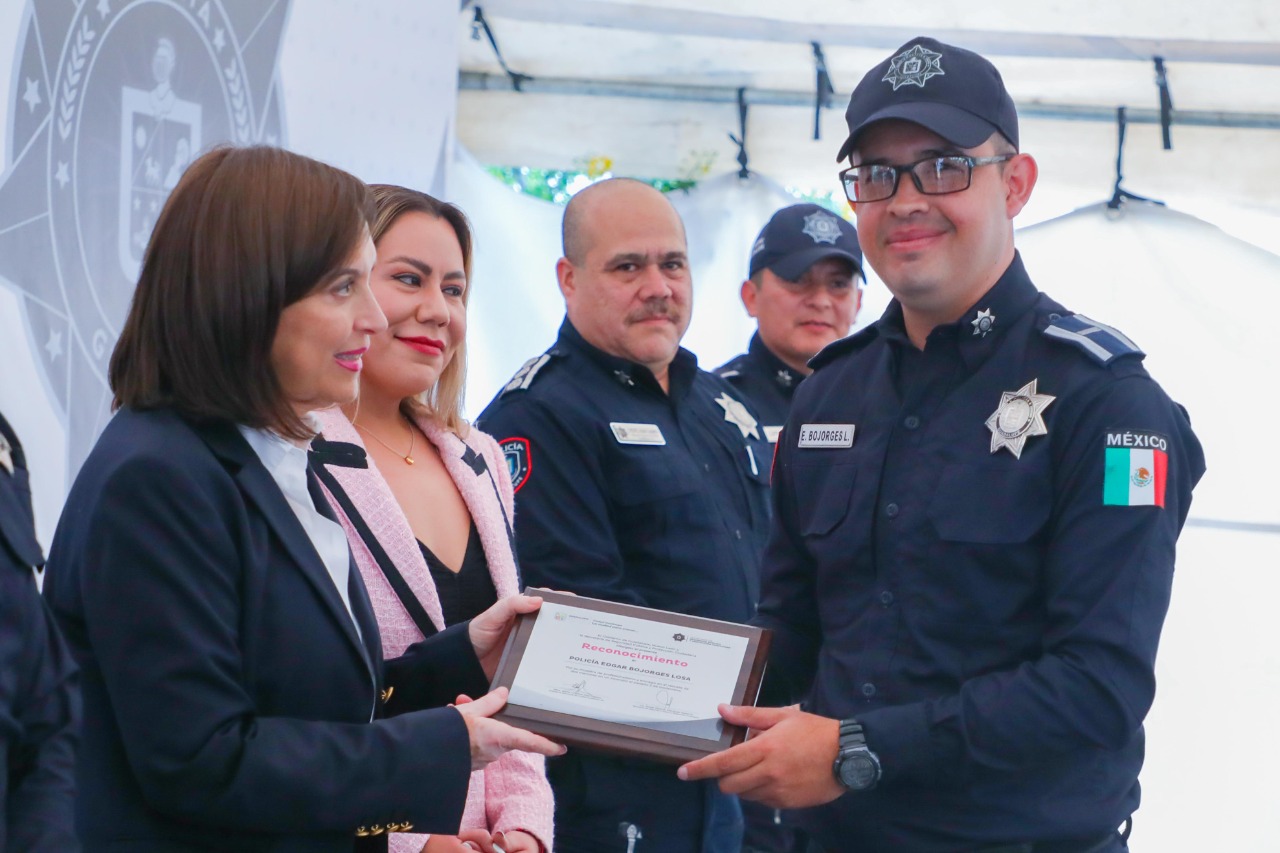 Recocen a policías de Guadalupe y a ciudadanos que salvaron a dos niños tras incendio