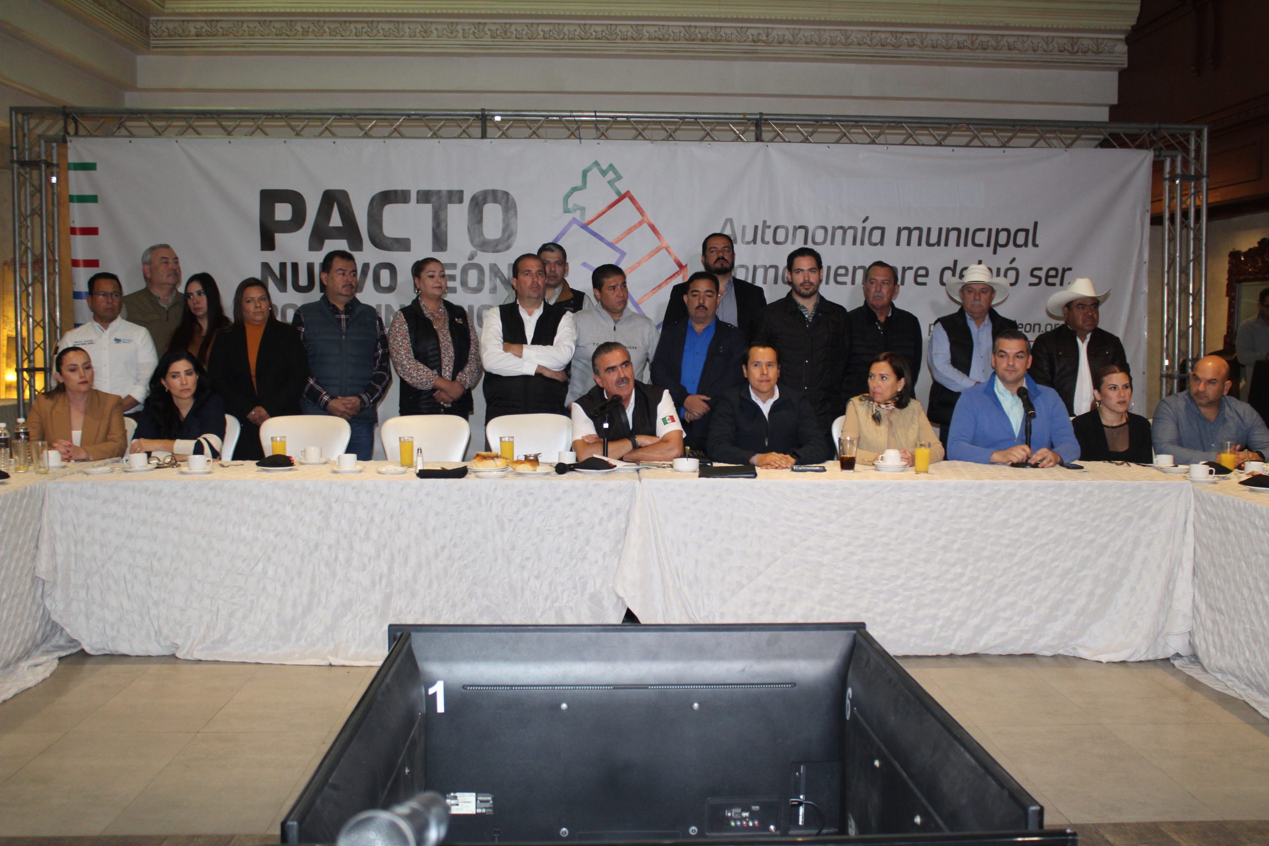 Realizan Alcaldes de Pacto por Nuevo León reunión en Monterrey