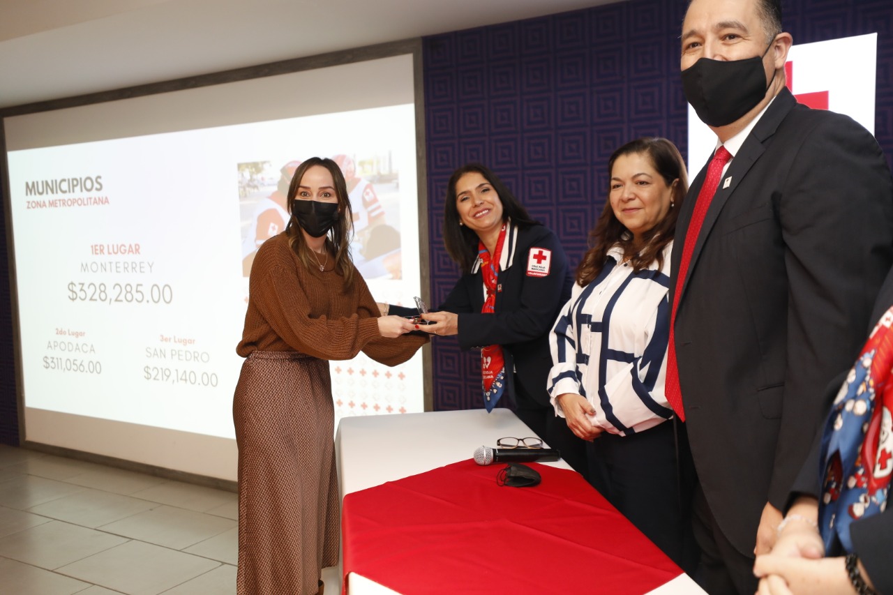 Premia Cruz Roja a Monterrey por la recaudación más alta en la zona metropolitana
