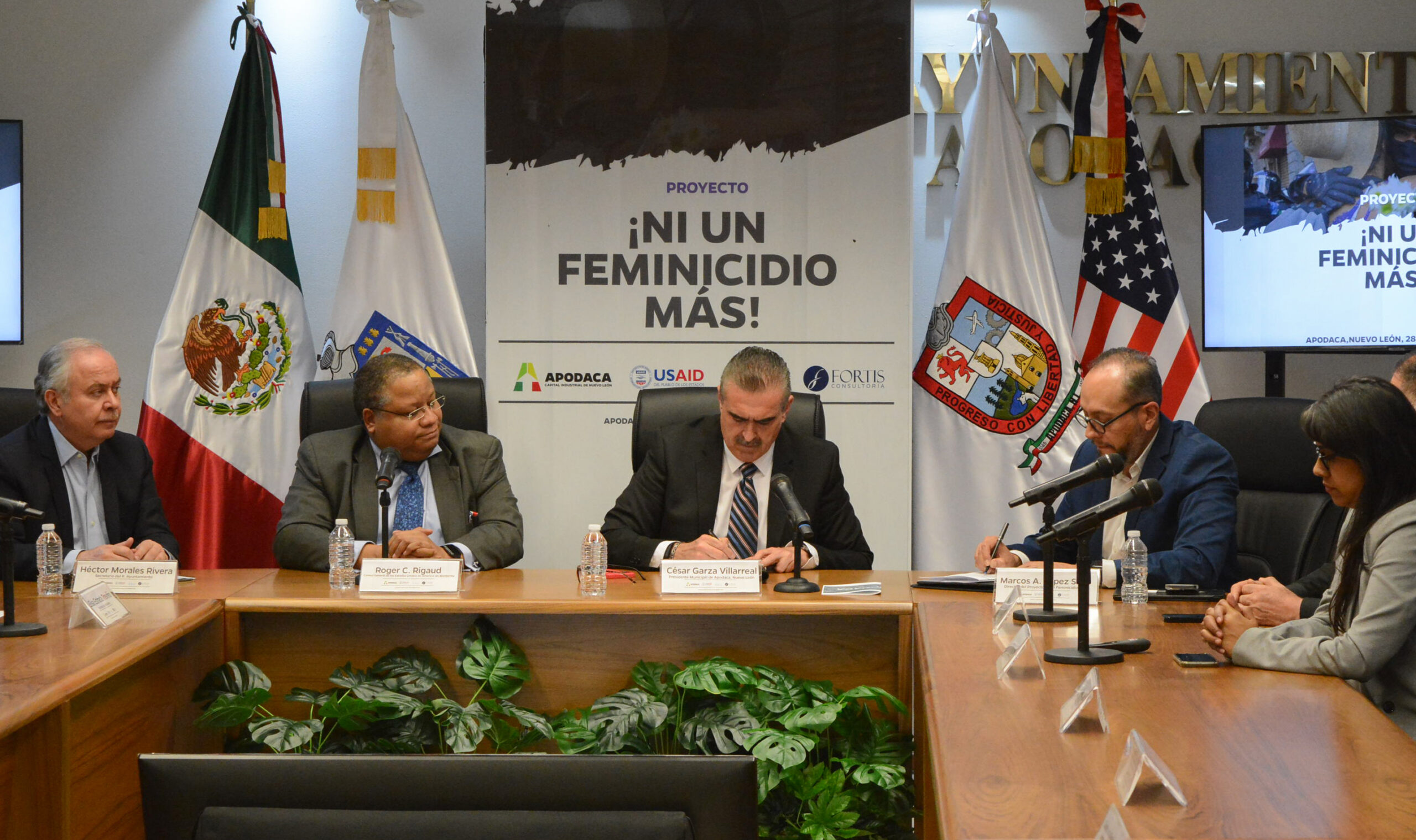 Firma Apodaca acuerdo con IDEA en proyecto “Ni un feminicidio más”