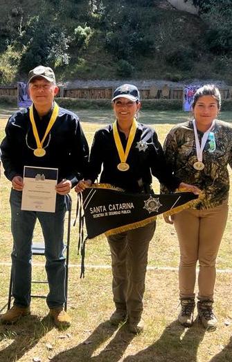 Gana oro en tiro Directora de Policía de Santa Catarina