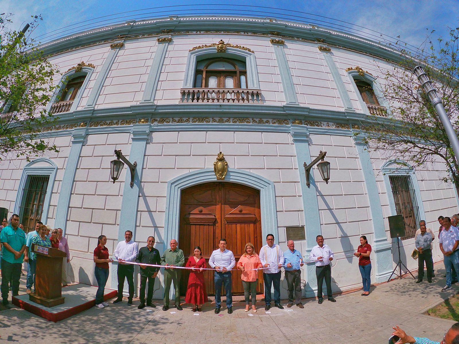 Rescata Lalo Gattás puerta histórica de Palacio Municipal de Victoria