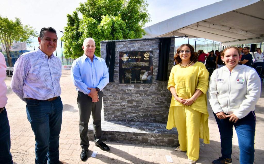 Román Cepeda inaugura canchas de pádel en la Unidad Deportiva de Torreón