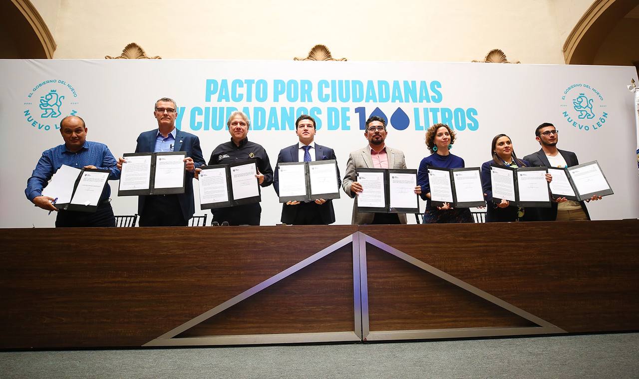 Ciudadanos, industriales y Gobernador firman pacto por “Ciudadanas y Ciudadanos de 100 litros”