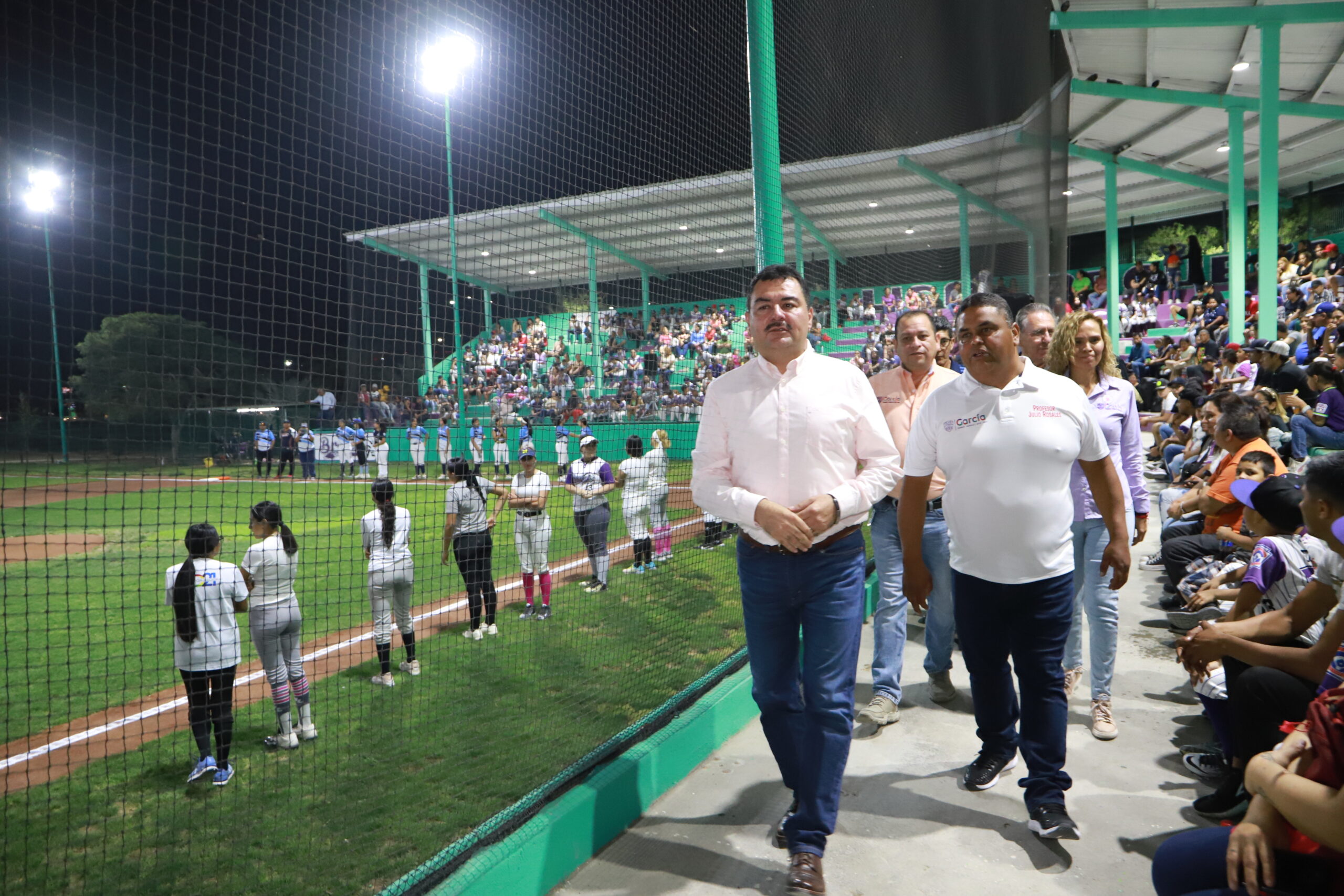 Entrega Carlos Guevara segunda etapa de rehabilitación de parque de béisbol en García