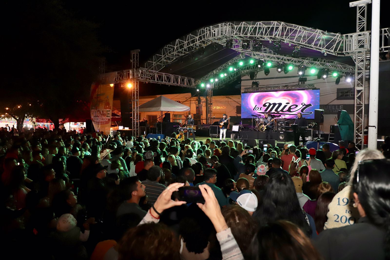 Registra Allende lleno total en presentación de “Los Mier” en la Feria Regional 2023