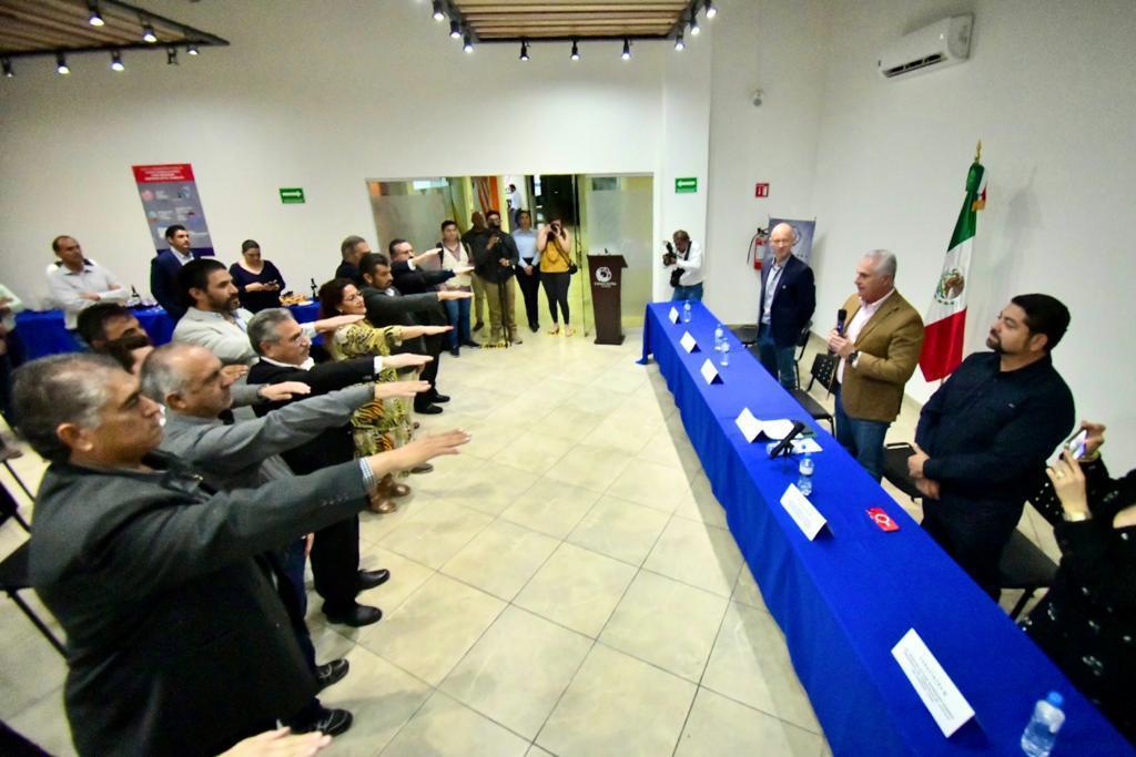 Román Cepeda toma protesta a nueva mesa directiva del Consejo Consultivo de Vialidad