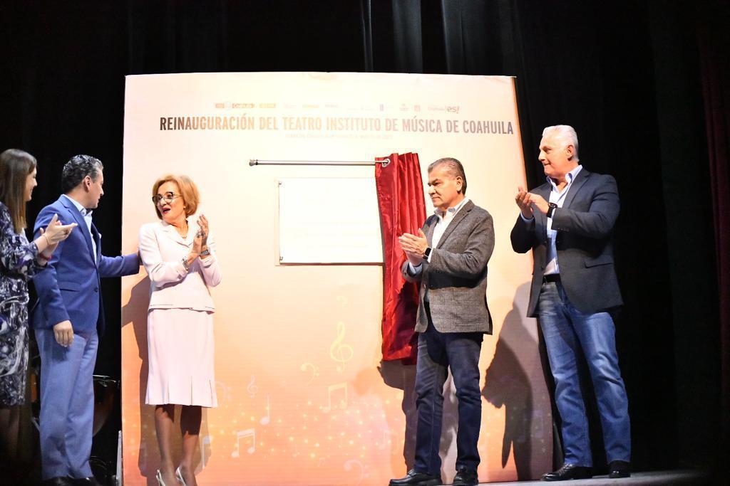 Reinauguran Cepeda y Riquelme las instalaciones del teatro del Instituto de Música de Coahuila