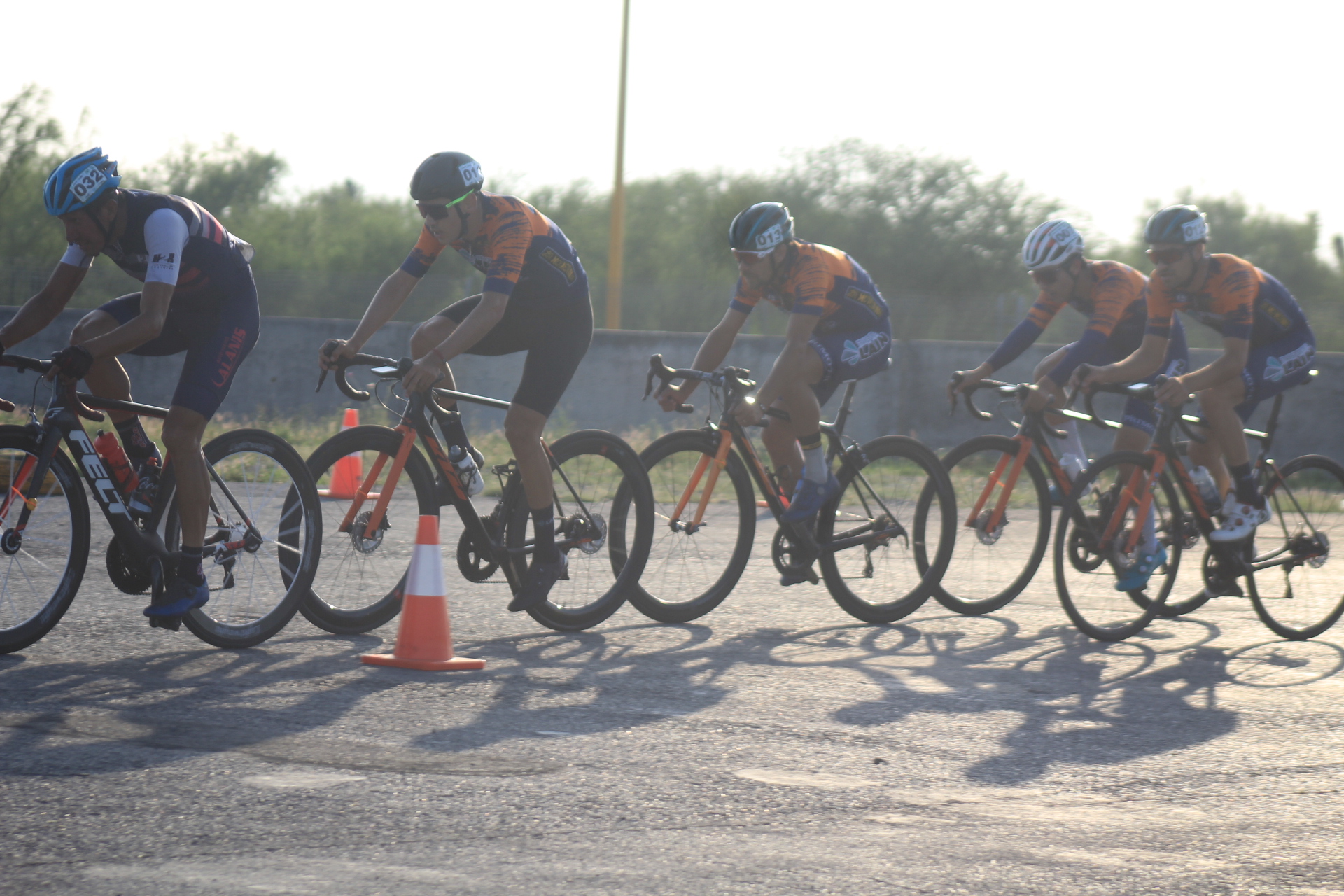 Arranca carrera ciclista “Clásica de la Fundación Apodaca” 2023