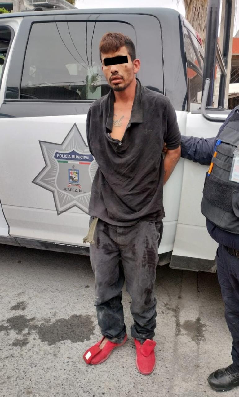 Detiene la Policía de Juárez a un sujeto que conducía un vehículo con reporte de robo en la Colonia Los Encinos