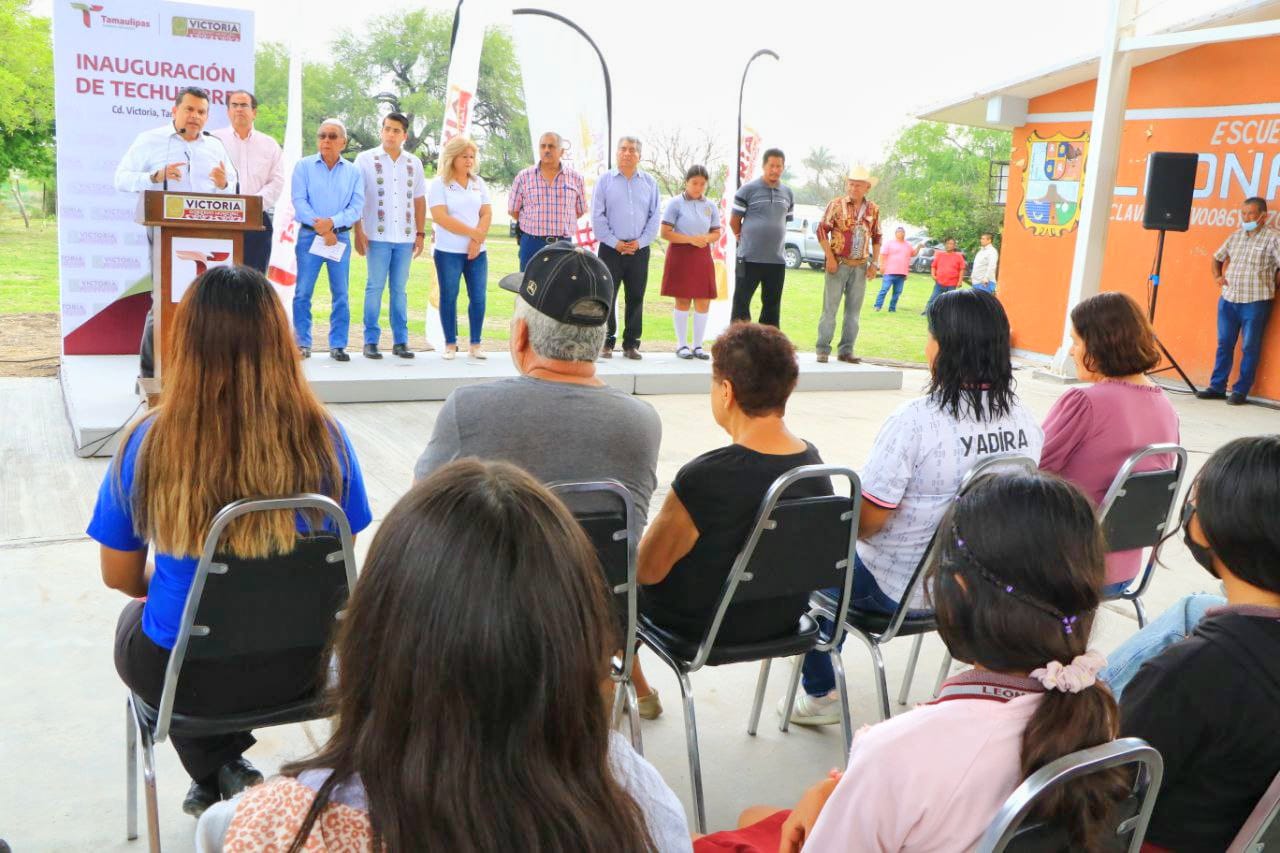 Lalo Gattás le cumple a la educación