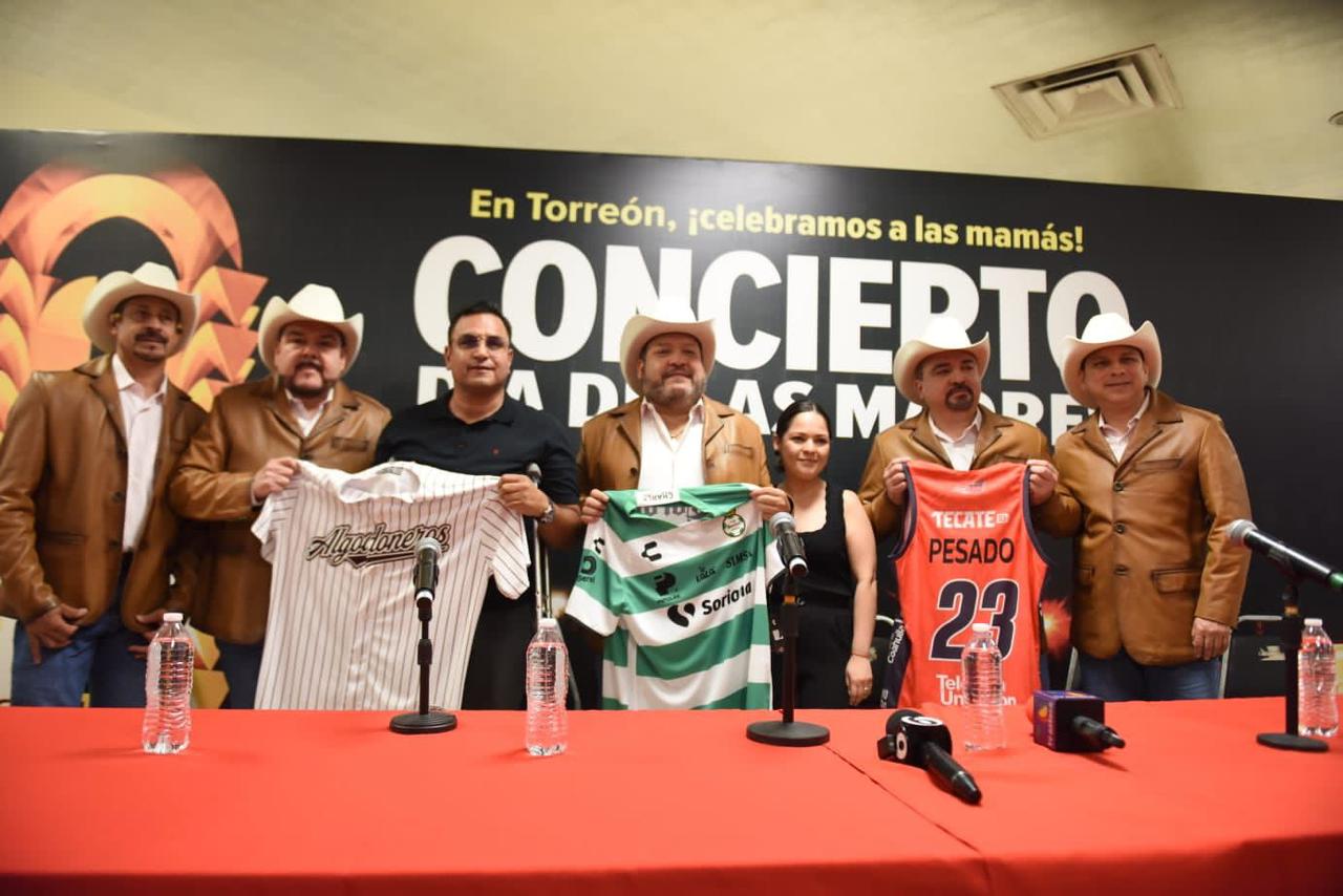 Más de 80 mil personas festejan el Día de la Madre con Grupo Pesado en Torreón