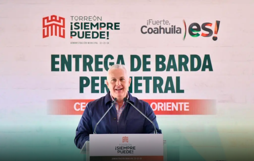 Román Alberto Cepeda González entrega barda perimetral y caseta en el CECyTEC Sol de Oriente