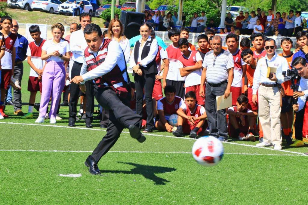 Inauguran Lucy y Lalo Gattás torneo juvenil Fut7 “Elige Cuidarte”