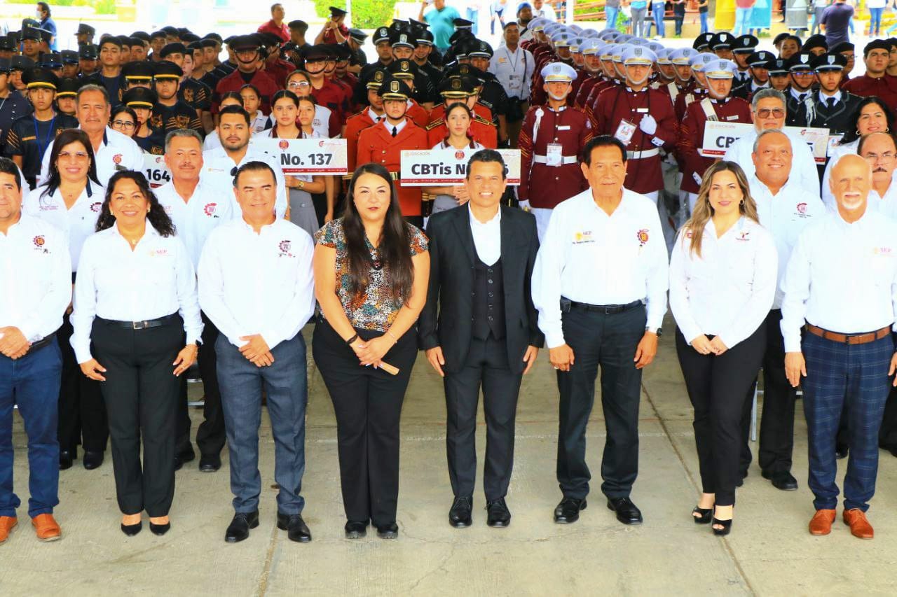 Inaugura Lalo Gattás concurso debandas de guerra y escoltas