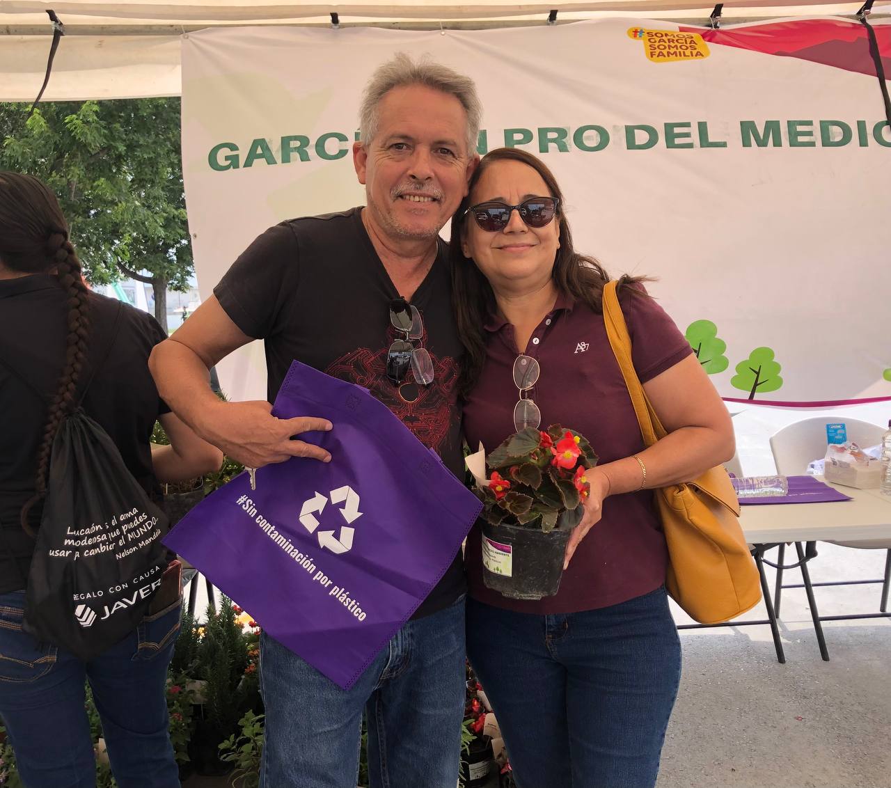 Reciclan en García a favor el medio ambiente