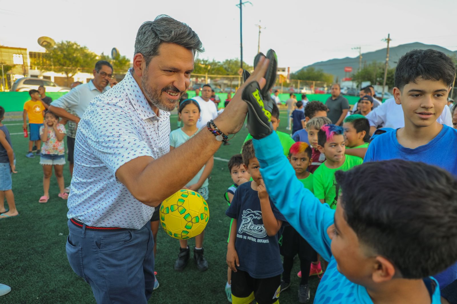 Inauguran canchas de fútbol en macro centro DIF de Tres Caminos de Guadalupe