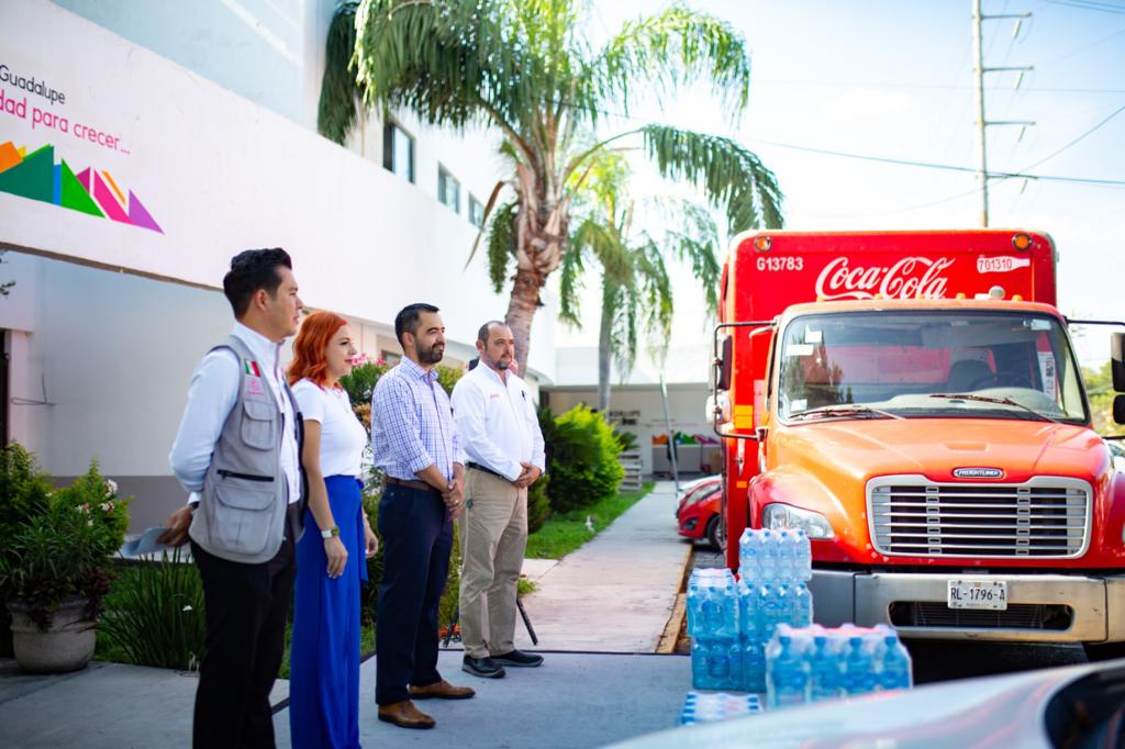 Recibe DIF Guadalupe donativo de mil 200 litros de agua embotellada