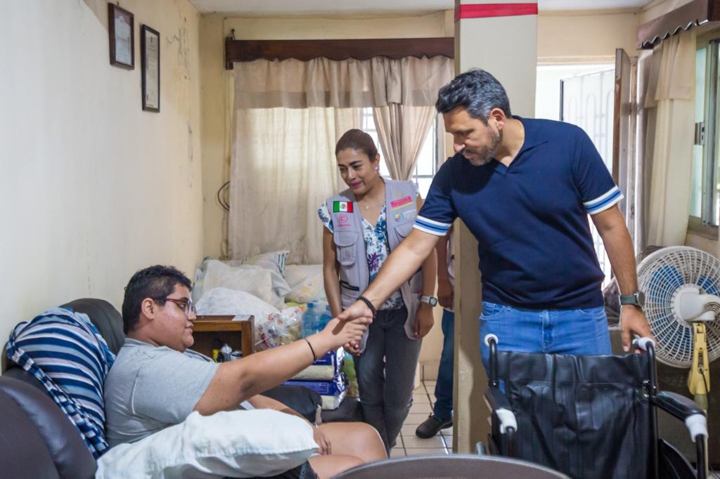 Entrega DIF Guadalupe apoyos para movilidad de personas con discapacidad