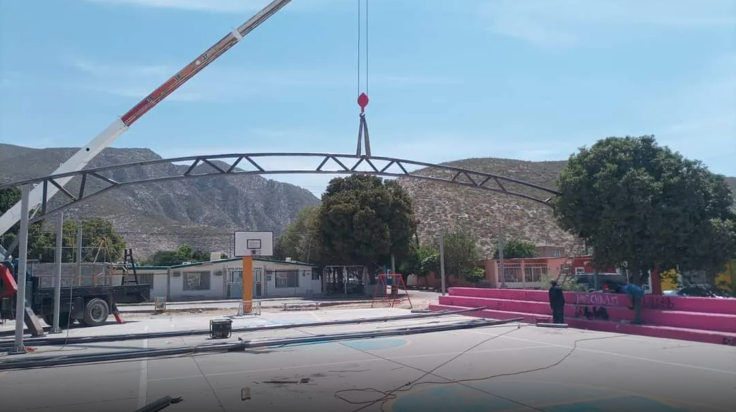 Reportan avances de construcción de techumbres en colonias de Torreón