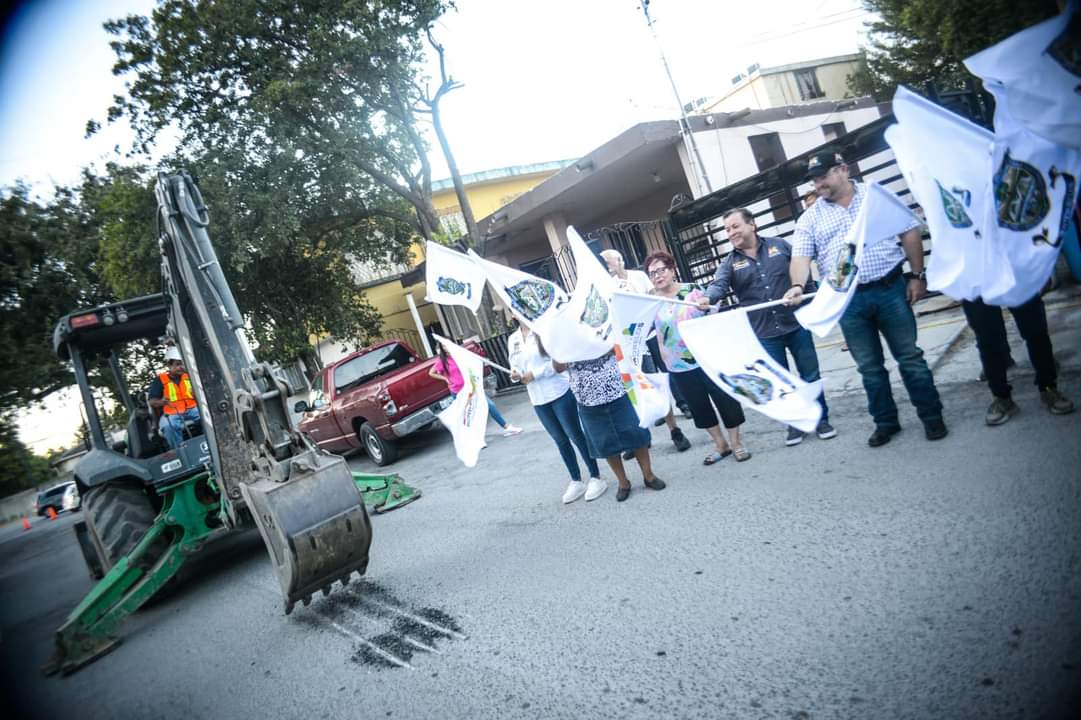 Comienza Miguel Salazar con pavimentación de concreto hidráulico sobre calle Veracruz en Montemorelos