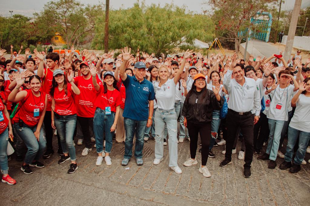 Rehabilitan espacios en Santa Catarina con jóvenes líderes