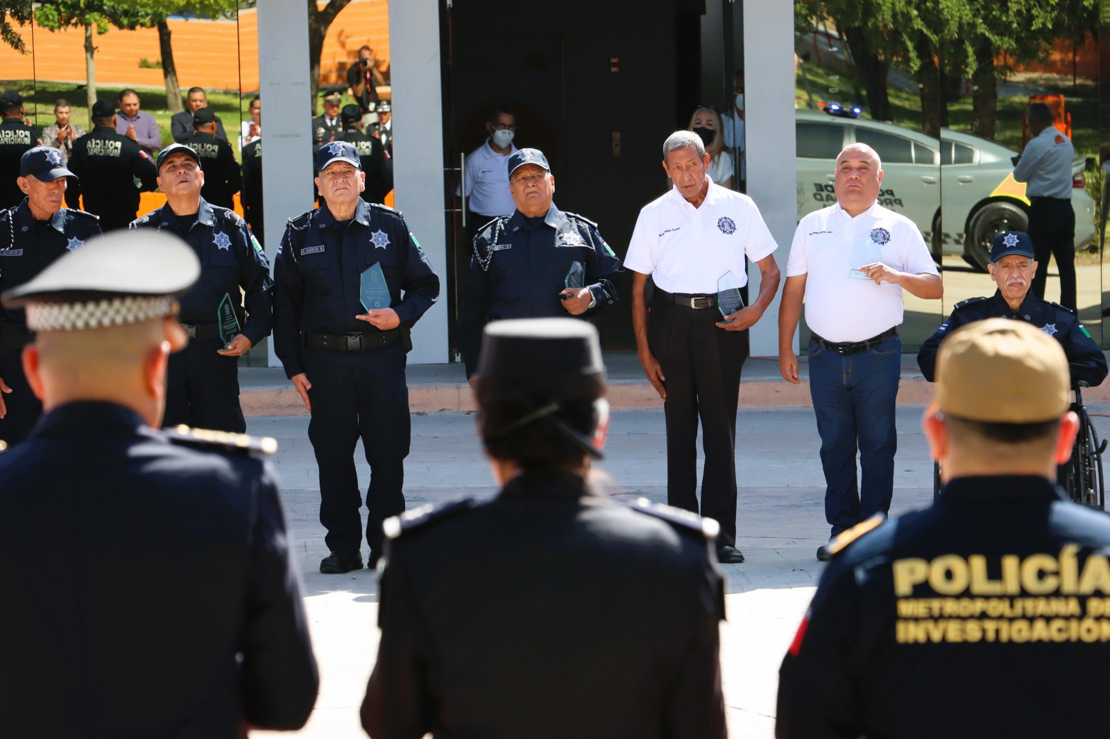 Reconoce Santa Catarina a policías con más de 30 años de servicio