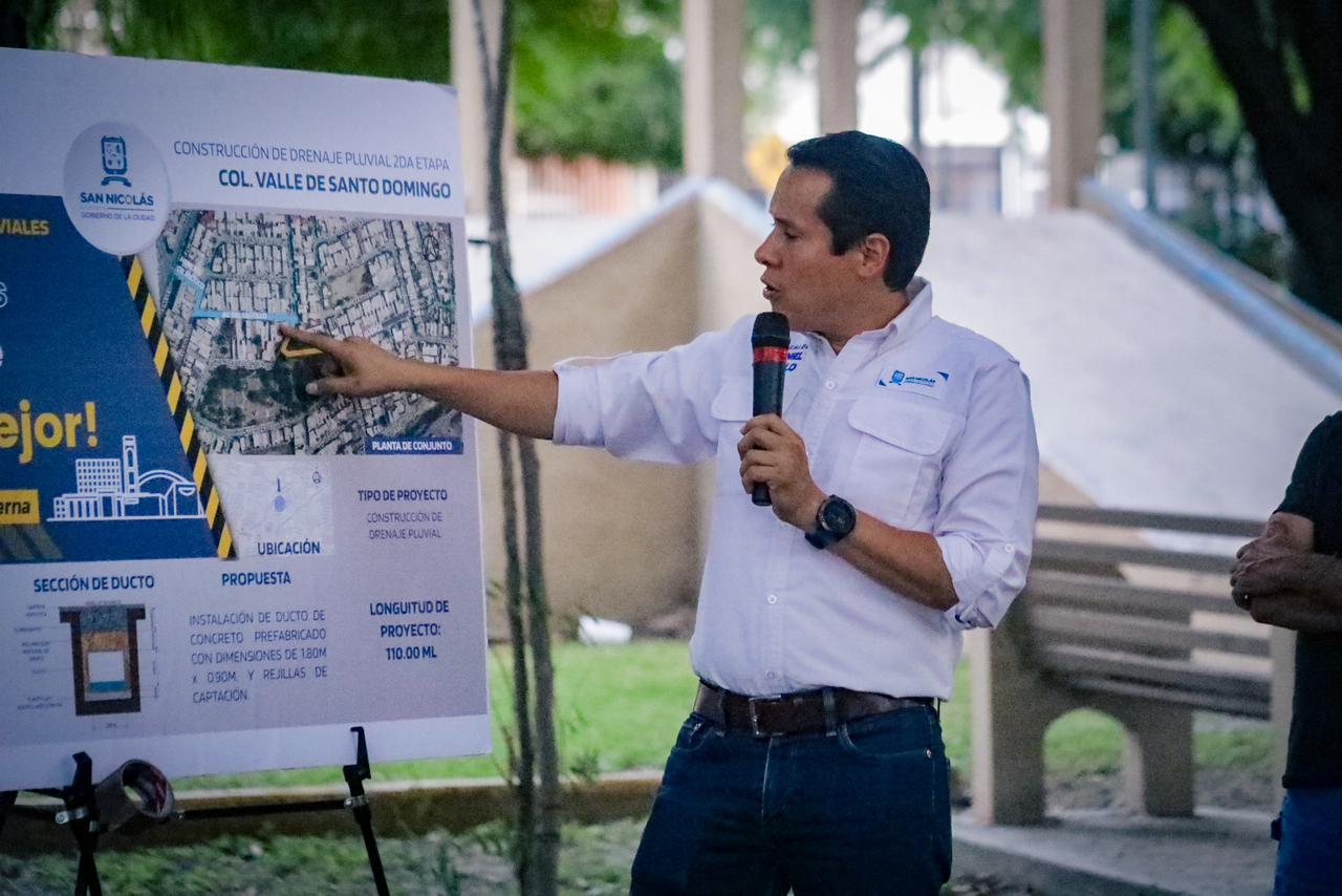 Continúa San Nicolás drenaje pluvial en Col. Valle de Santo Domingo