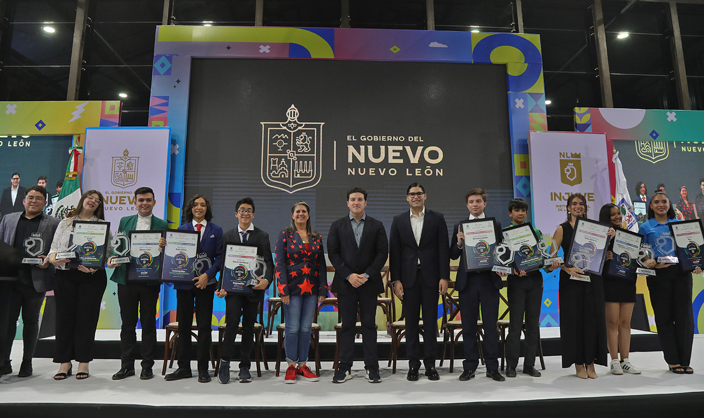 Entrega Samuel García Premio Estatal de la Juventud