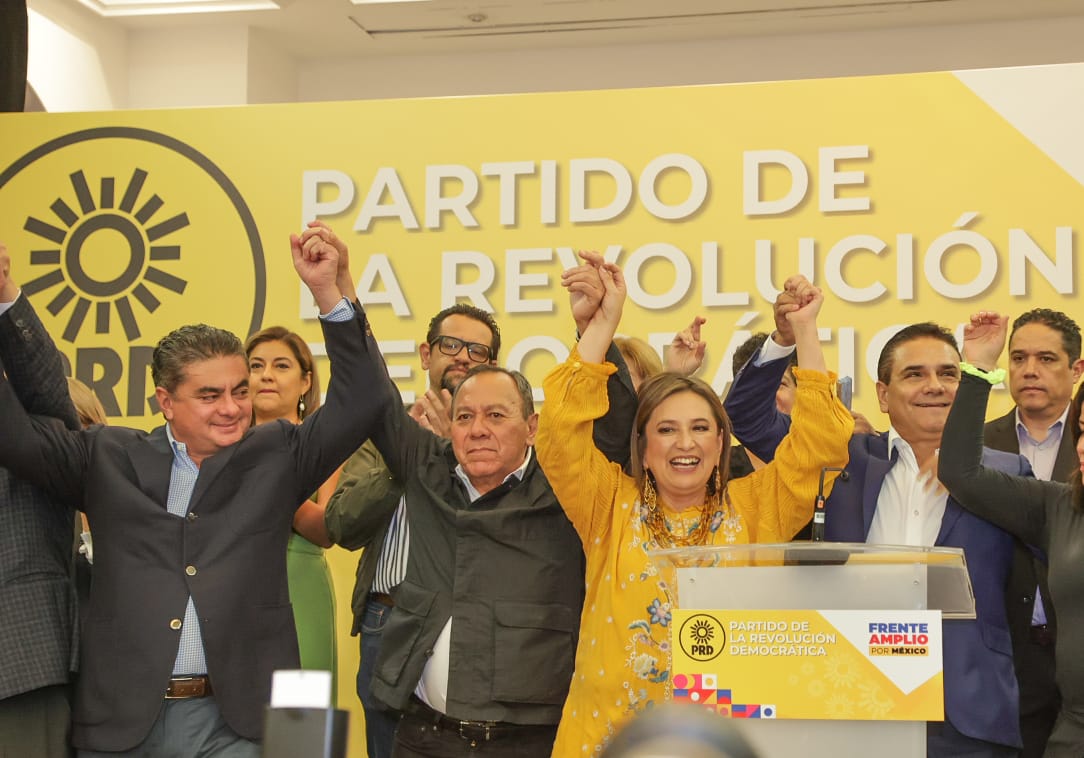 Abraza Xóchitl Gálvez solidaridad del PRD