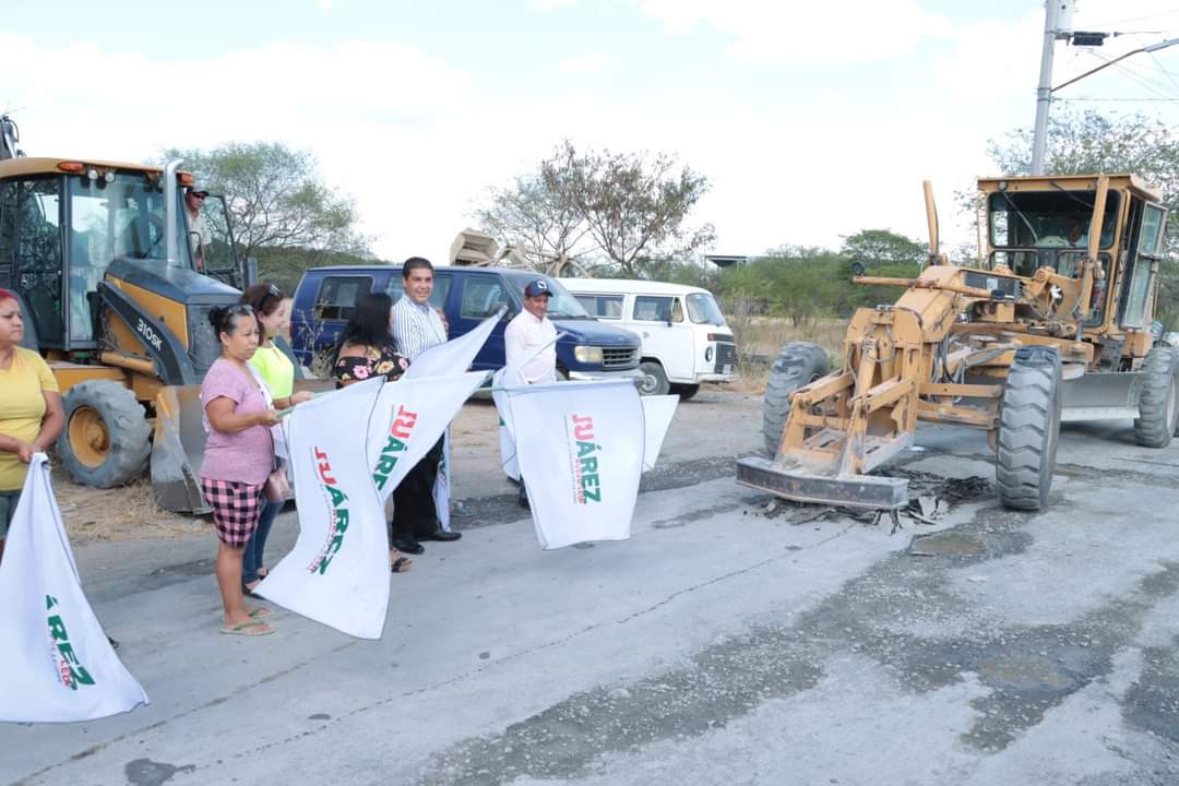 Pavimenta Paco Treviño 7 mil 500 metros cuadrados en Juárez