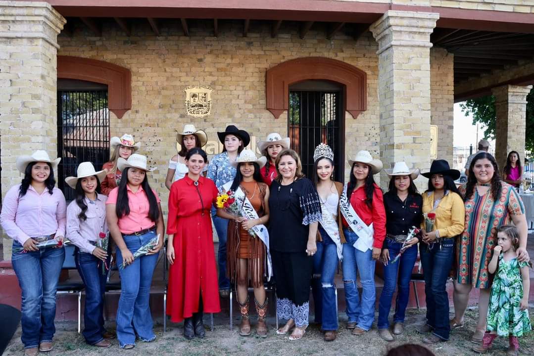 Coronan a Lesly I como reina de la cabalgata del campesino 2023