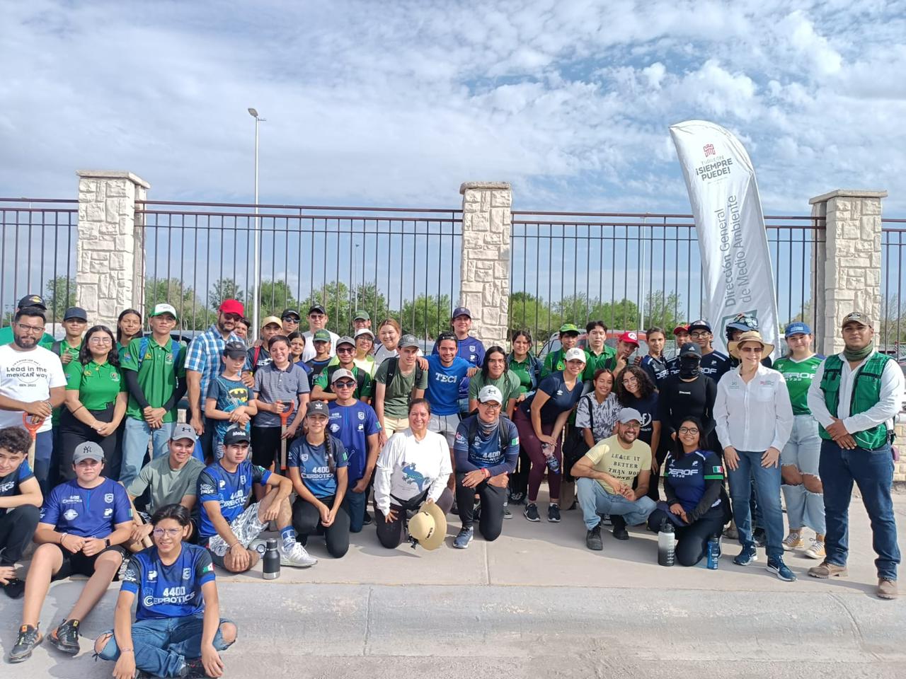 Plantan 70 árboles en calles aledañas al Bosque Urbano