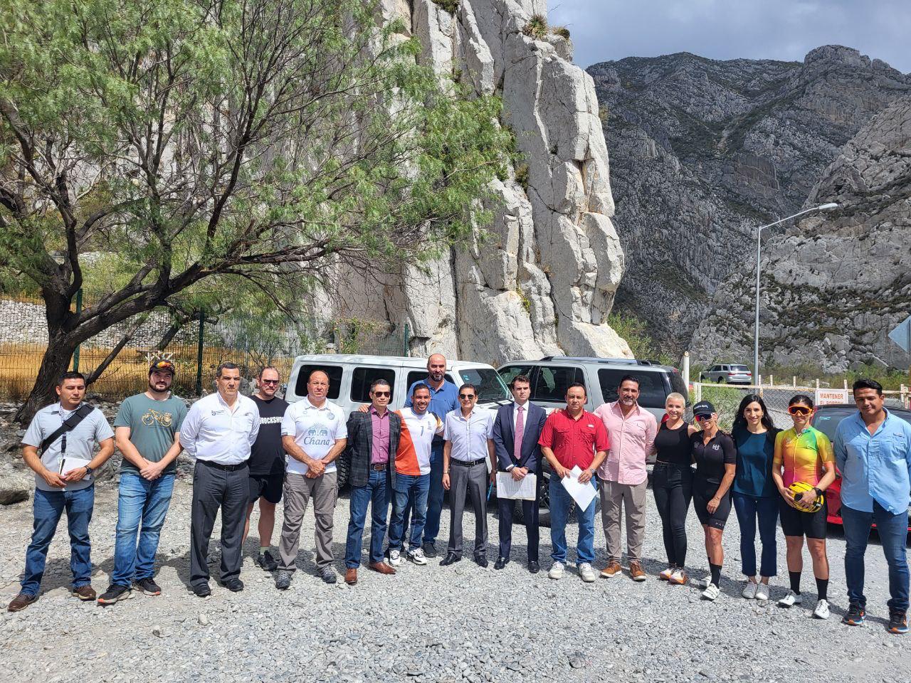 Acuerda Santa Catarina con ciclistas plan de trabajo y seguridad en La Huasteca