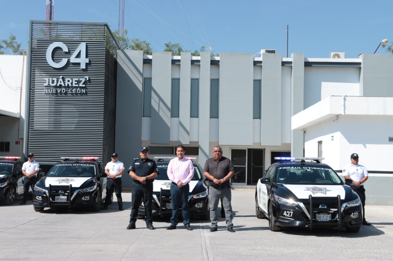 Entrega Paco Treviño cinco nuevas patrullas para Juárez; vienen cinco más en septiembre