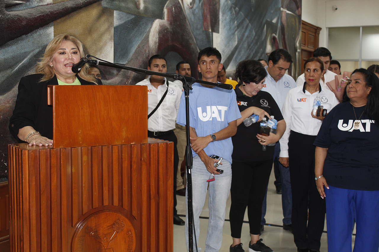 Inaugura Guillermo Mendoza nueva oficina de servicios escolares de la UAT en Tampico