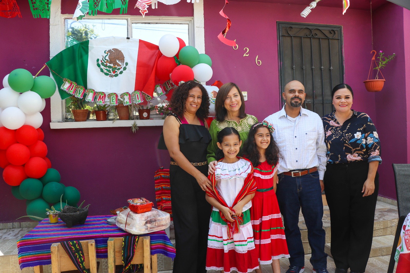 Entrega Guadalupe premios de “La Casa Más Patria”