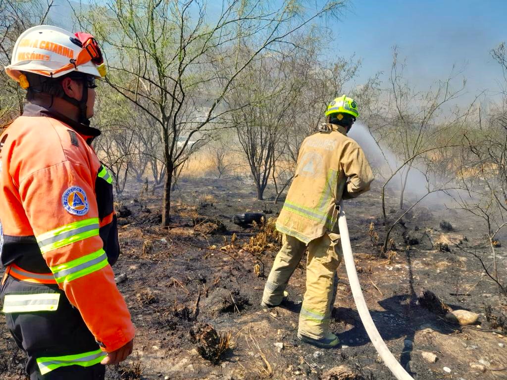 Jaguares de PC Santa Catarina sofocan incendio provocado