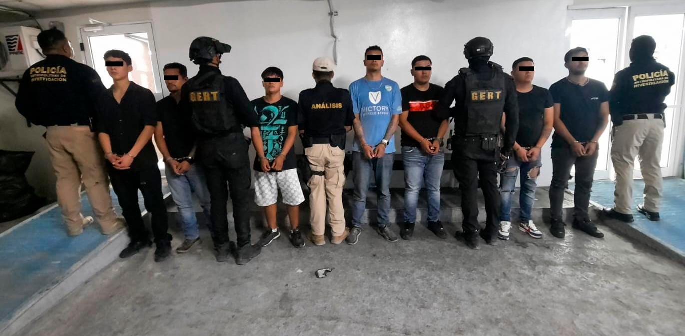 Policías de Santa Catarina detienen a 8 personas en operativo