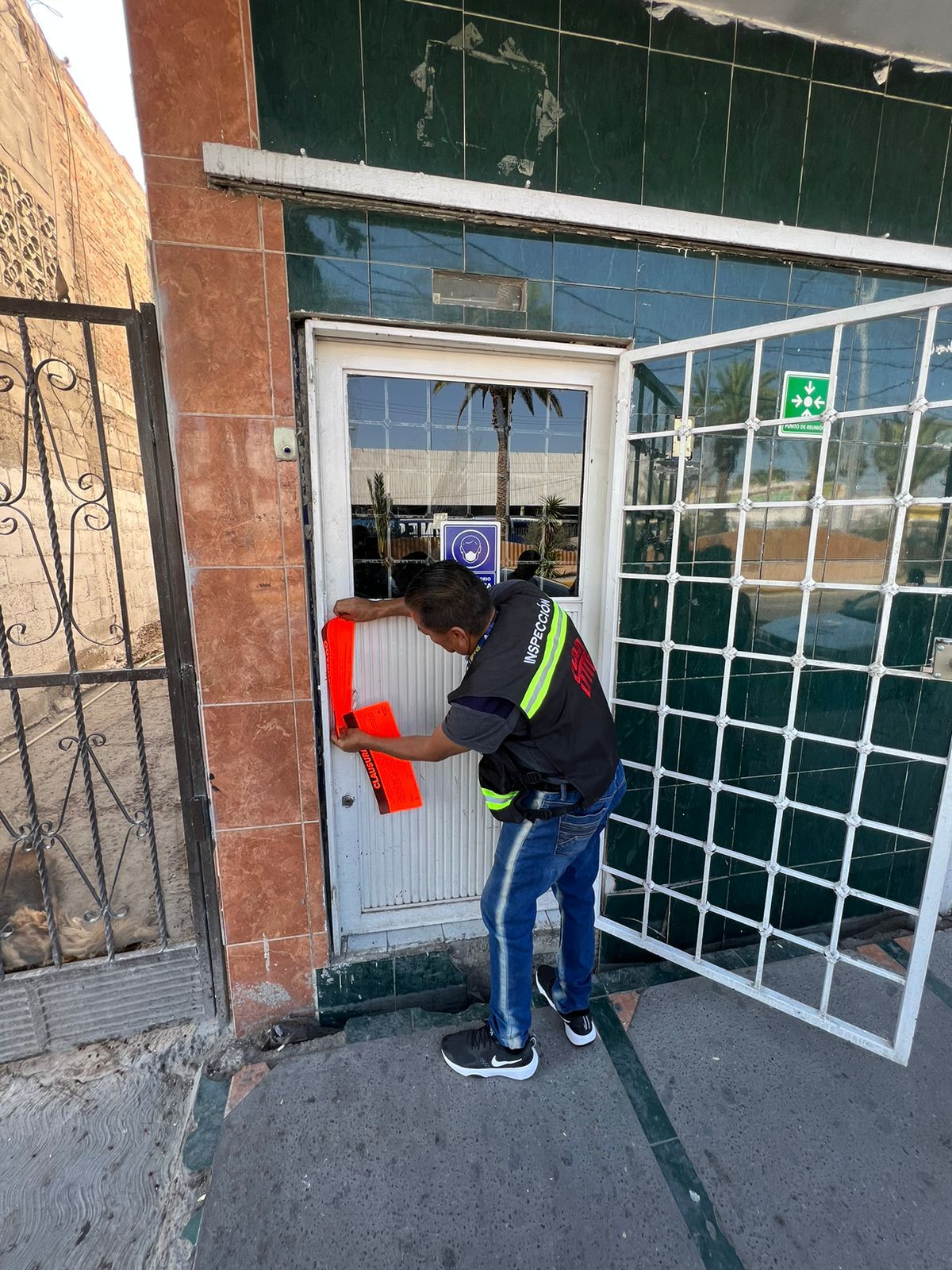 Clausura Torreón centro de rehabilitación por hacinamiento y presunto maltrato físico a los internos