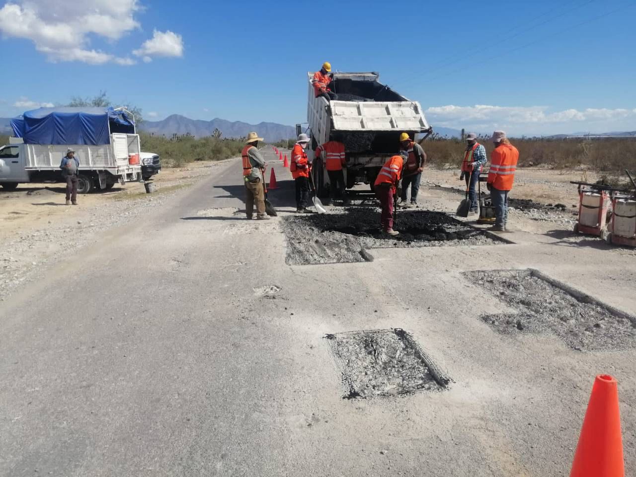 Anuncian trabajos de bacheo en la carretera 10 La Ascención-Matehuala