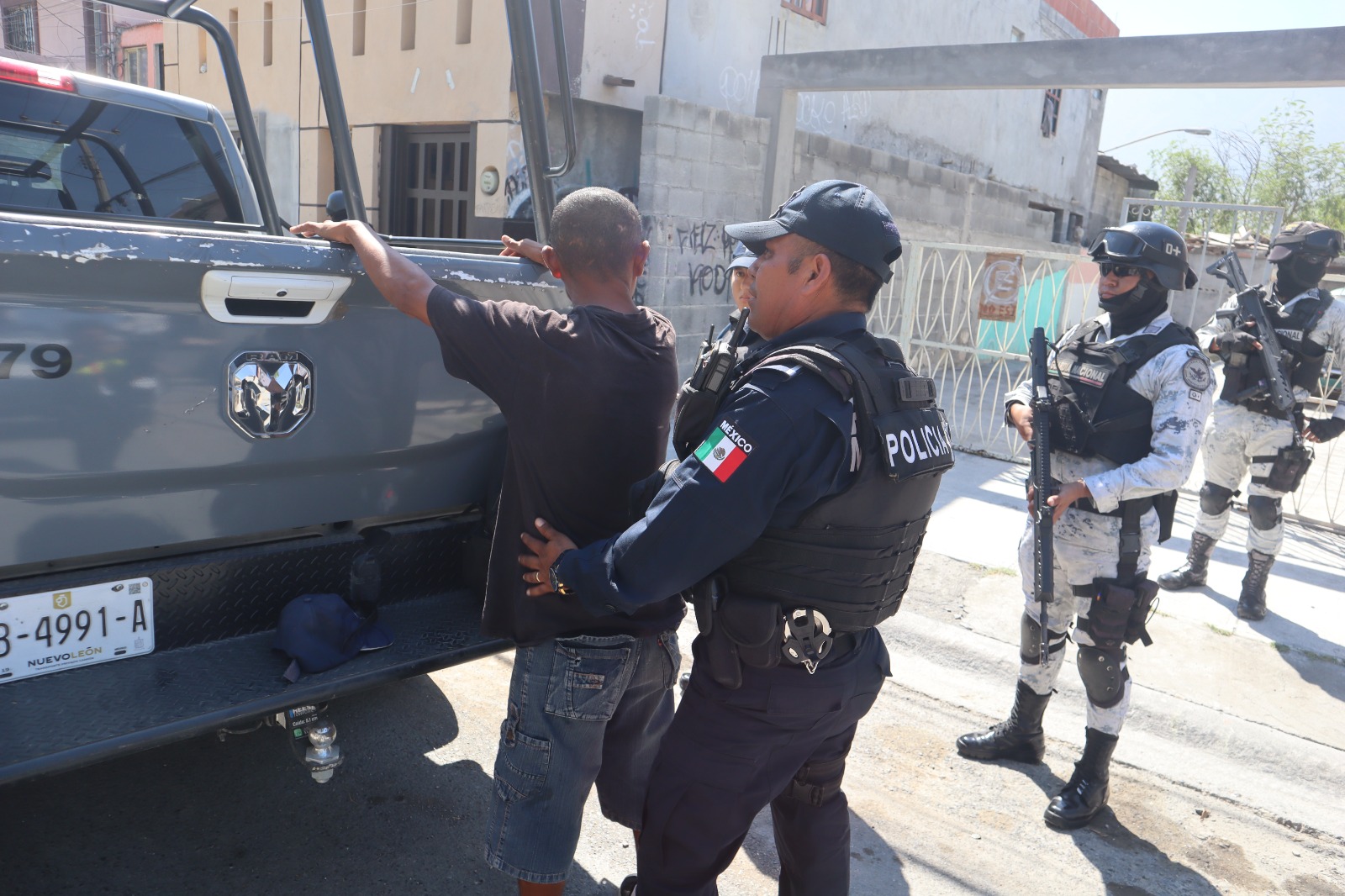 Realizan operativo conjunto Policía de Santa Catarina y Guardia Nacional