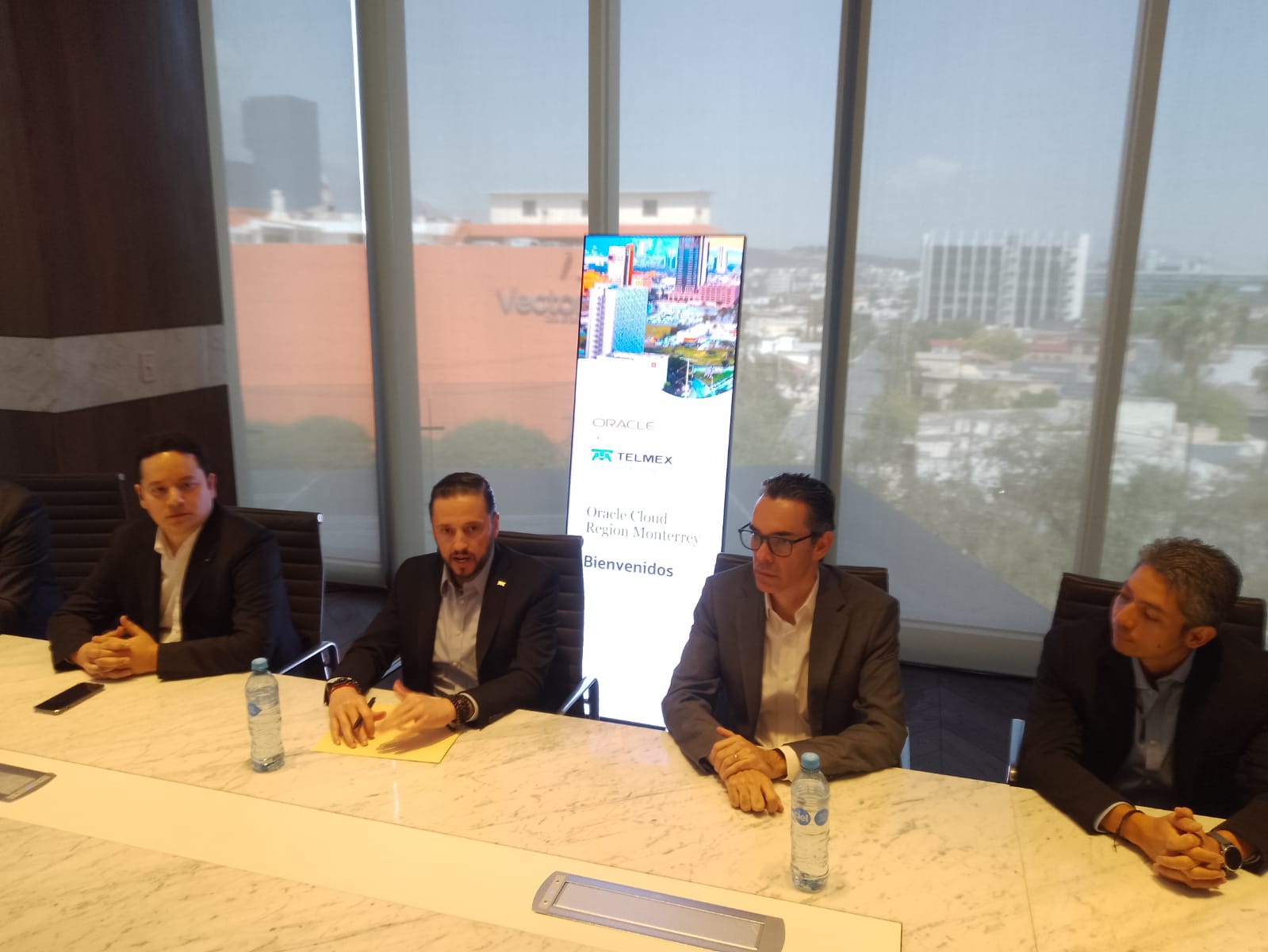 Oracle, en alianza con TELMEX-Triara, se convierte en el único proveedor de nube a hiperescala con dos regiones en México