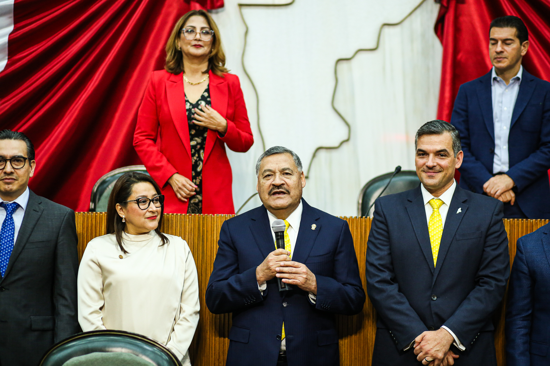 Reconoce Congreso de Nuevo León a la UANL por liderazgo estatal en materia educativa y salud 