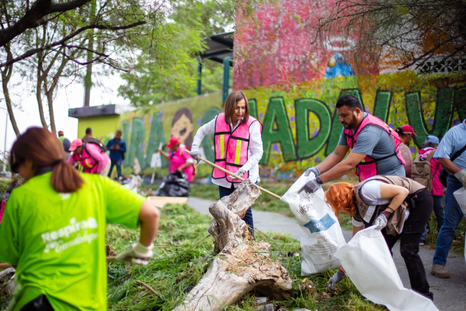 Intensifica Guadalupe brigada de limpieza y mural por cambio climático