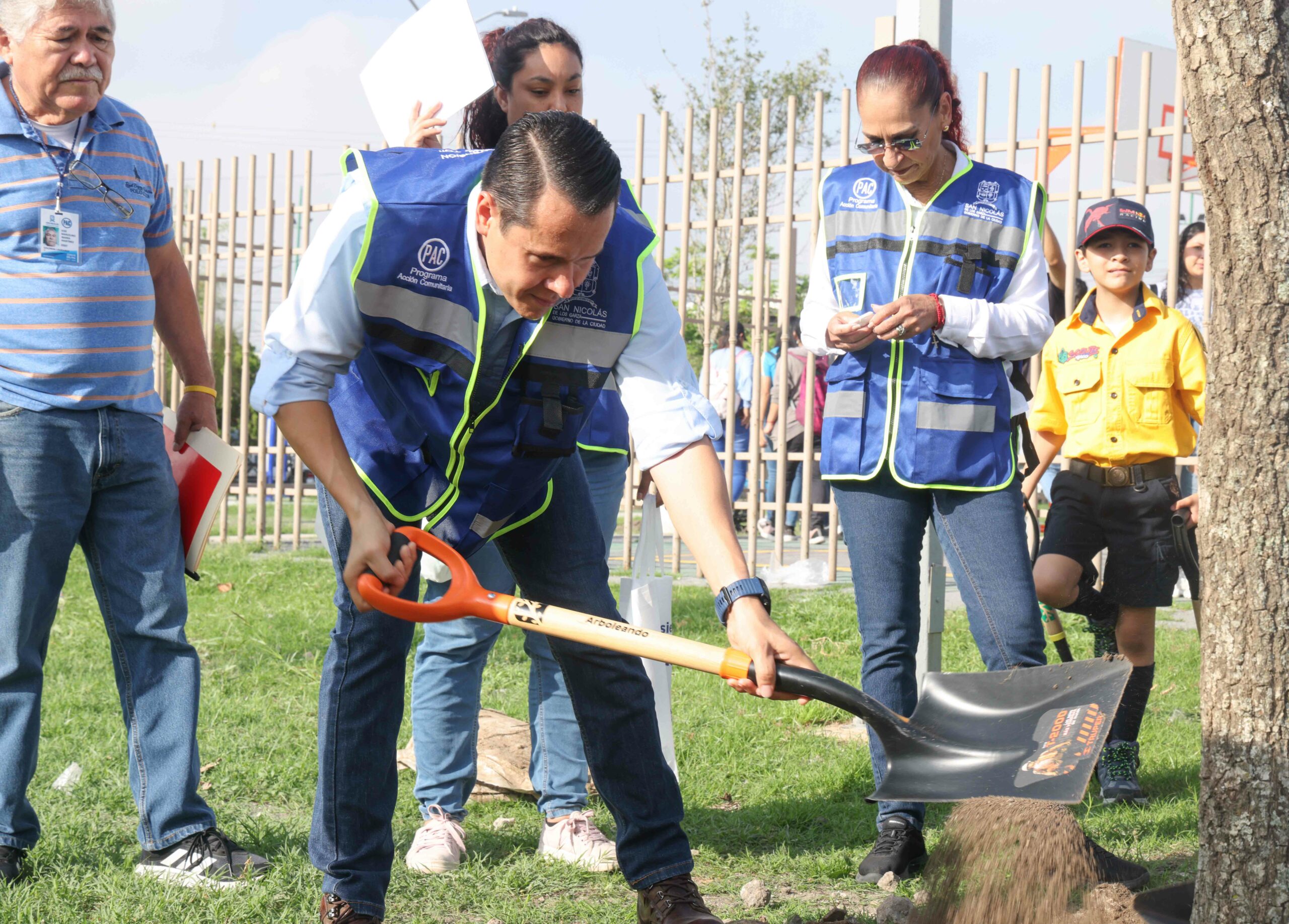 Inicia San Nicolás segunda etapa de arbolado urbano