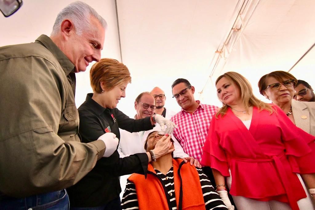 Entregan en Torreón apoyos de salud del programa “Cambiando vidas”