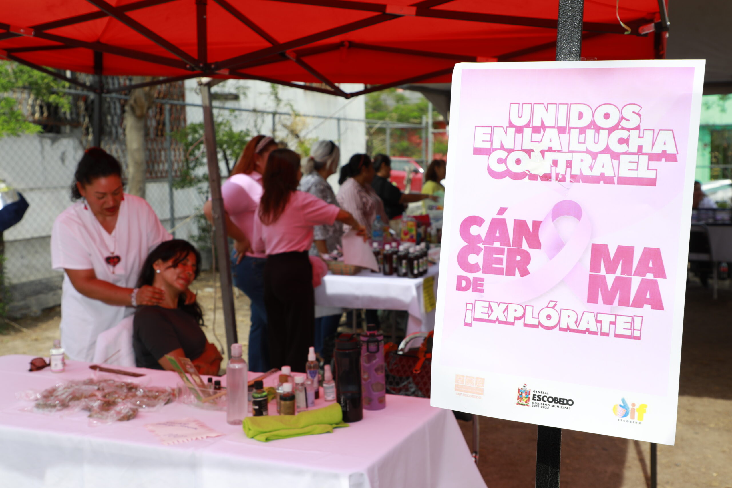 Escobedo se pinta de rosa; arrancan campaña contra el cáncer de mama